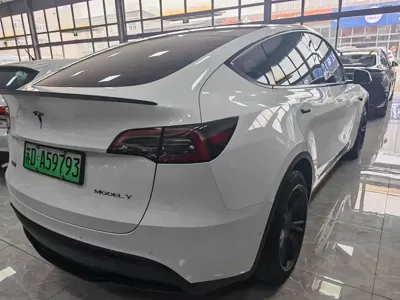 Tesla Model Y 2023, 60000 км, за 21727.42 USD