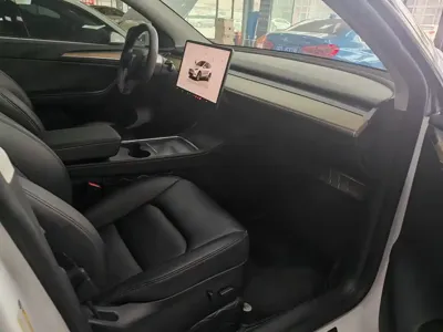 Tesla Model Y 2023, 60000 км, за 21727.42 USD - фото 7