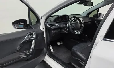 Peugeot 2008 2018, 56076 км, за 5645.27 USD - фото 10