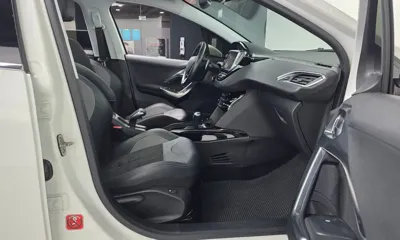 Peugeot 2008 2018, 56076 км, за 5645.27 USD - фото 11