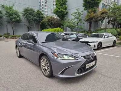 Lexus ES 2021, 65000 км, за 22790.9 USD