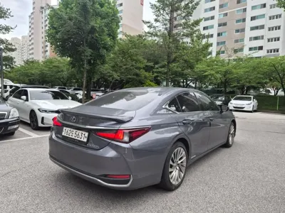 Lexus ES 2021, 65000 км, за 22790.9 USD - фото 7