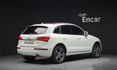 Audi Q5 2015, 129767 км, за 8586.73 USD