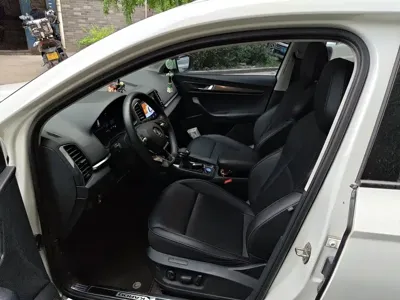 Skoda Karoq 2022, 52000 км, за 16215.11 USD - фото 8