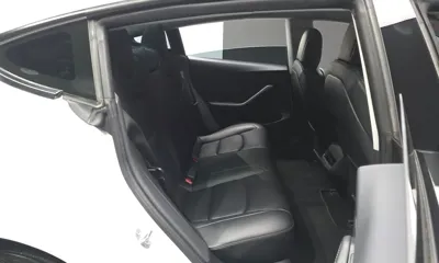 Tesla Model 3 2022, 51678 км, за 25937.71 USD - фото 12