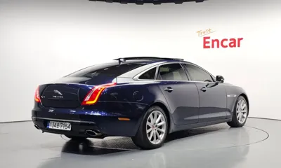 Jaguar XJ 2017, 100587 км, за 10838.15 USD