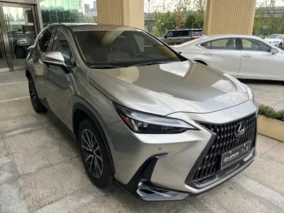 Lexus NX 2023, 3900 км, за 33548.5 USD