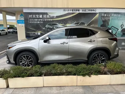 Lexus NX 2023, 3900 км, за 33548.5 USD
