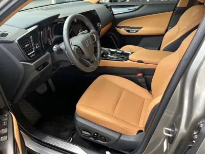 Lexus NX 2023, 3900 км, за 33594.1 USD - фото 9