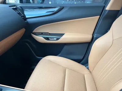 Lexus NX 2023, 3900 км, за 33594.1 USD - фото 16