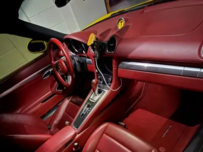 Porsche 718 2020, 79000 км, за 43283.41 USD