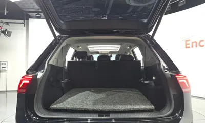 Volkswagen Tiguan 2023, 32018 км, за 19627.15 USD - фото 31