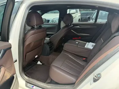 BMW 5 Series 2021, 70000 км, за 27003.32 USD