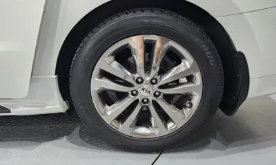 Kia Canival 2016, 179003 км, за 5665.17 USD