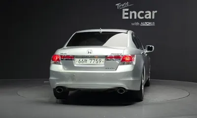 Honda Accord 2011, 284943 км, за 1324.5 USD