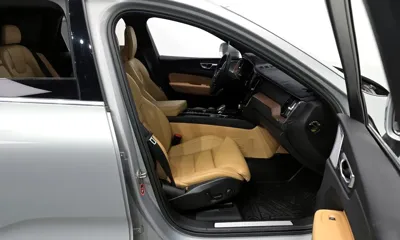 Volvo XC60 2023, 42501 км, за 27241.7 USD - фото 11