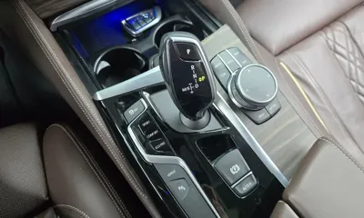 BMW 5-Series 2020, 63305 км, за 19957.09 USD - фото 9