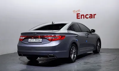 Hyundai Grandeur 2015, 184364 км, за 3501.82 USD
