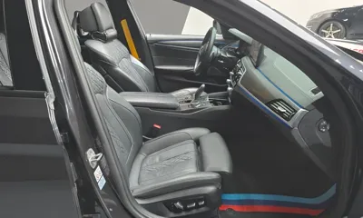 BMW 5-Series 2023, 48685 км, за 30987.77 USD - фото 10