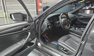 BMW 5-Series 2023, 48685 км, за 30987.77 USD - фото 11