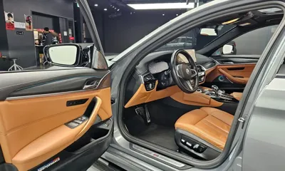 BMW 5-Series 2023, 59854 км, за 24325.77 USD - фото 11