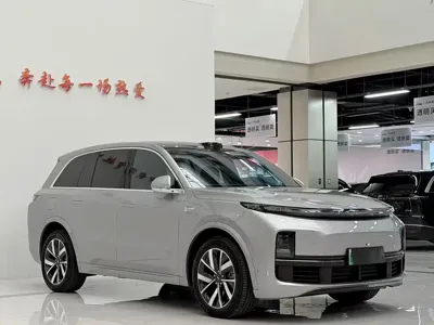 Li Auto Li L8 2023, 21000 км, за 28802.57 USD