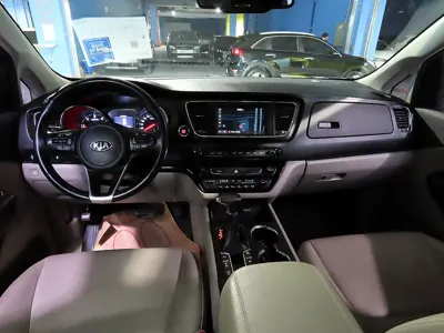 Kia Canival 2019, 119853 км, за 7085.74 USD