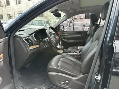 Roewe RX8 2018, 75000 км, за 7348.45 USD