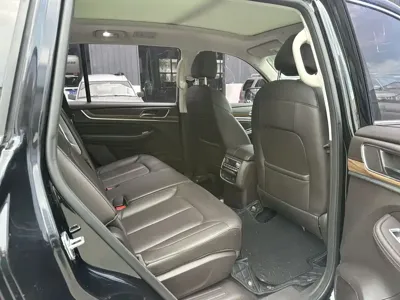 Roewe RX8 2018, 75000 км, за 7348.45 USD