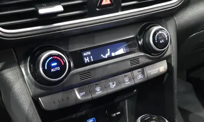 Hyundai Kona 2020, 95309 км, за 7814.56 USD - фото 18