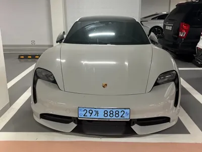 Porsche Taycan · 2024 год