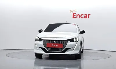 Peugeot 208 2022, 56900 км, за 14238.4 USD