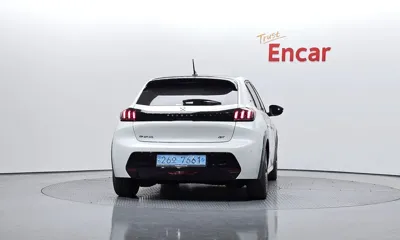 Peugeot 208 2022, 56900 км, за 14238.4 USD