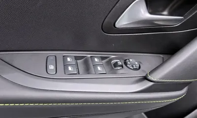 Peugeot 208 2022, 56900 км, за 14238.4 USD - фото 19
