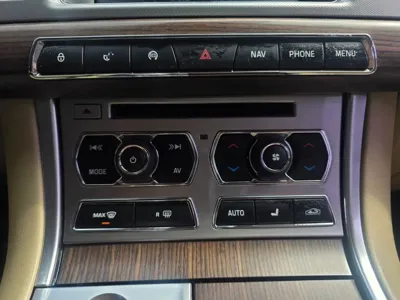 Jaguar XF 2015, 144700 км, за 1888.39 USD - фото 18