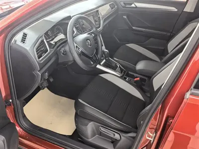 Volkswagen T-Roc 2020, 68000 км, за 9856.95 USD - фото 14