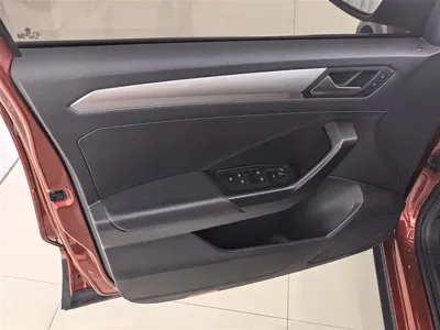 Volkswagen T-Roc 2020, 68000 км, за 9856.95 USD - фото 15
