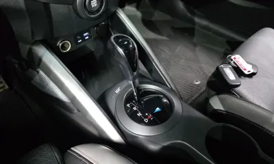 Hyundai Veloster 2016, 125317 км, за 4135.49 USD - фото 9