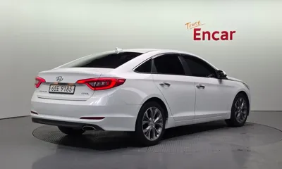 Hyundai Sonata 2015, 121545 км, за 5814.34 USD