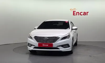 Hyundai Sonata 2015, 121545 км, за 5814.34 USD