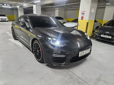 Porsche Panamera · 2016 год