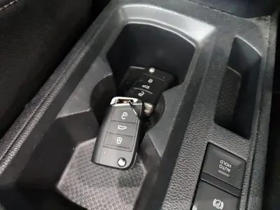 Volkswagen T-Roc 2021, 62600 км, за 10785.55 USD - фото 9