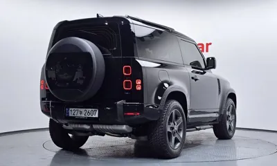 Land Rover Defender 2025, 6703 км, за 57839.81 USD