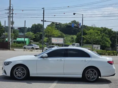 Mercedes-Benz E-Class 2023, 21000 км, за 28149.9 USD