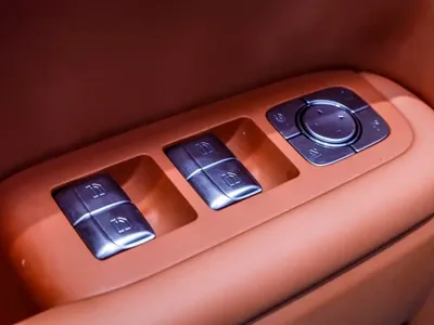 Li Auto Li L8 2025, 5800 км, за 42497.03 USD - фото 12