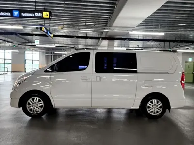 Hyundai Starex 2017, 118176 км, за 6956.12 USD