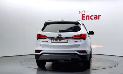 Hyundai Santafe 2016, 130042 км, за 7218.86 USD