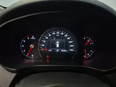 Kia Sorento 2016, 185062 км, за 6940.78 USD