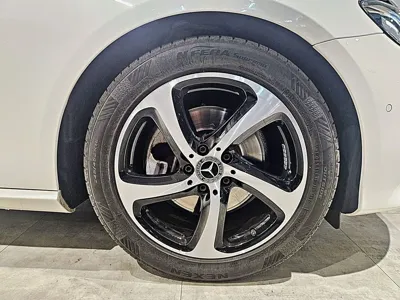 Mercedes-Benz E-Class 2020, 48387 км, за 20349.22 USD