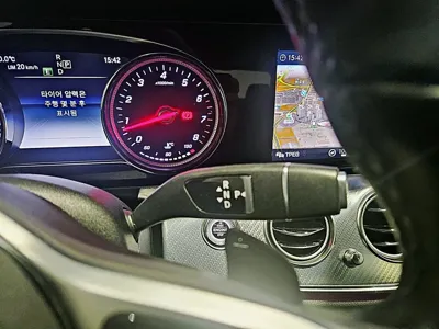 Mercedes-Benz E-Class 2020, 48387 км, за 20186.23 USD - фото 9